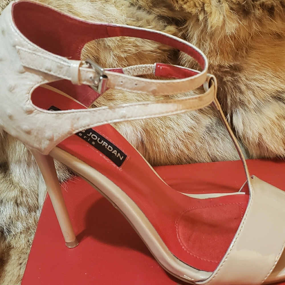 Charles Jourdan T-double strap 4 1/2" stiletto